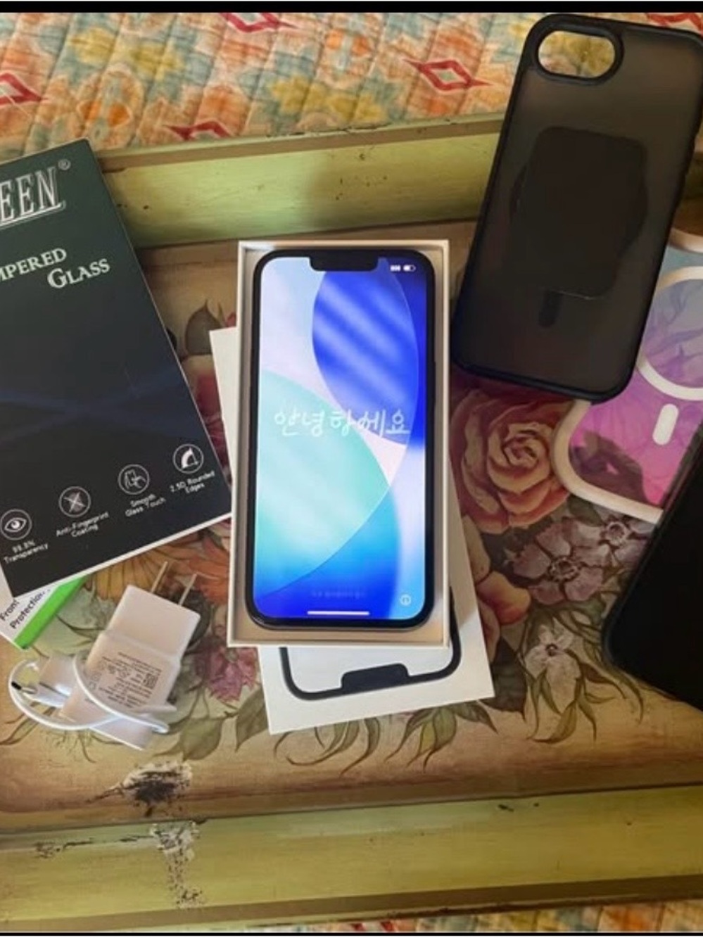 New in box unlocked IPhone 16e for any carrier.Mint condition with Accessories